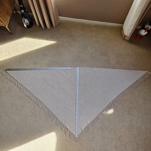 NWOT Wilfred Wool Triangle Scarf Aritzia - Picture 11 of 16